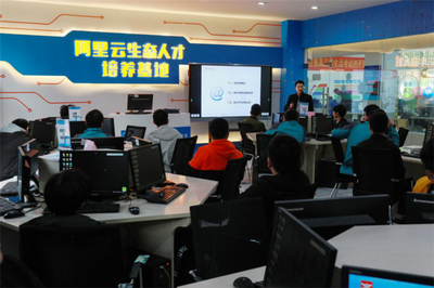 山西新华电脑学校:职业教育愈受重视
